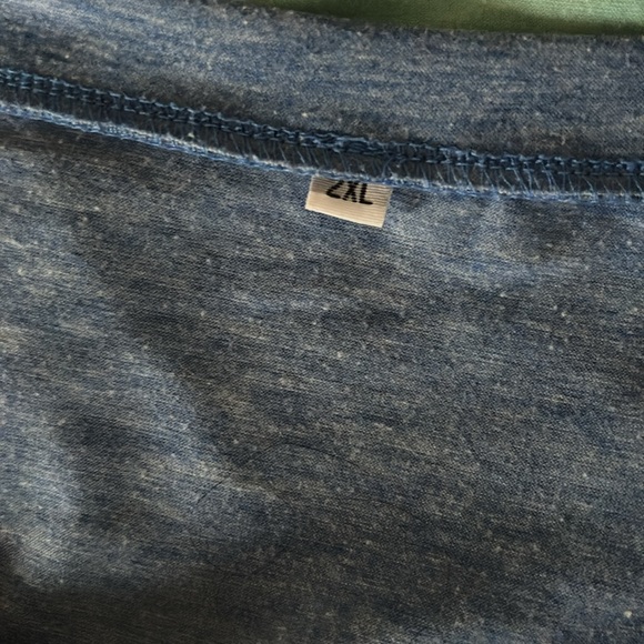 Women's V-Neck/Scoop T-shirts  BUNDLE Green, Aqua, White & Denim Size XXL USED - Picture 6 of 12